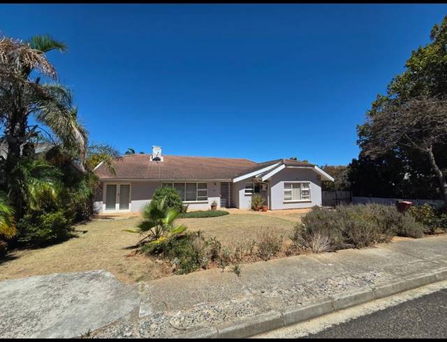 3 BEDROOM HOUSE FOR SALE IN BLOMTUIN